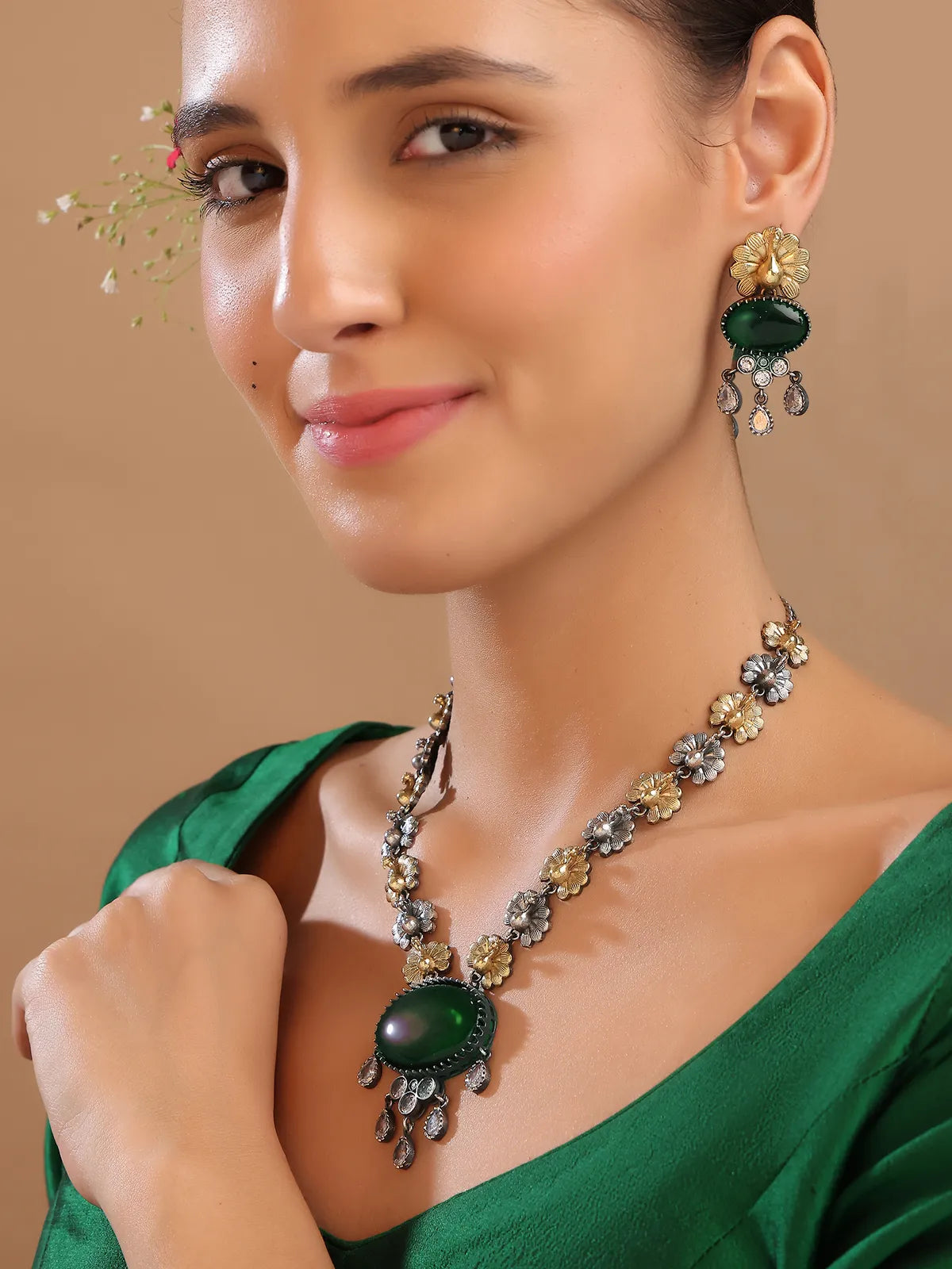 Two-Tone Floral Necklace Set with Green Pendant & Drop Earrings