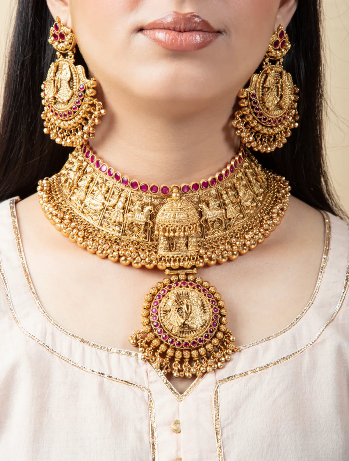 Antique Gold Necklace Set with Carved Motifs & Beads