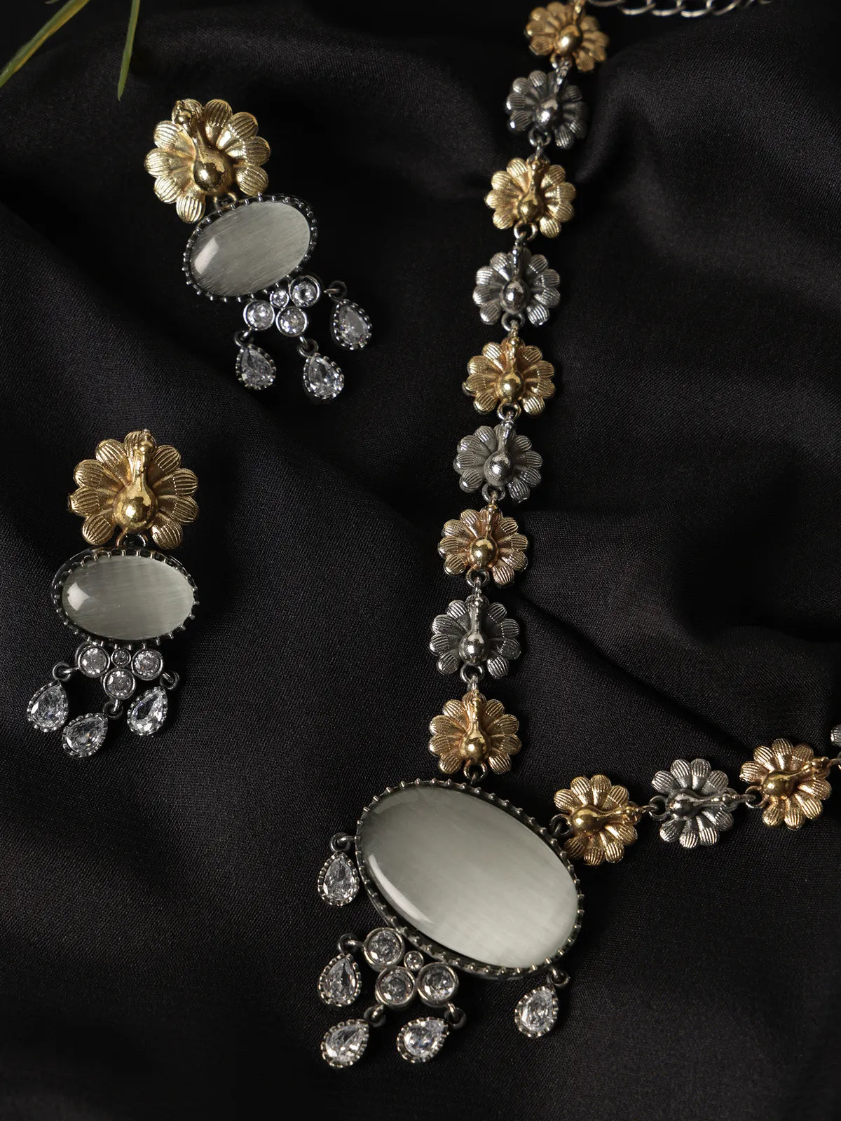 Dual-Tone Floral Necklace Set with White Oval Center & Drop Earrings