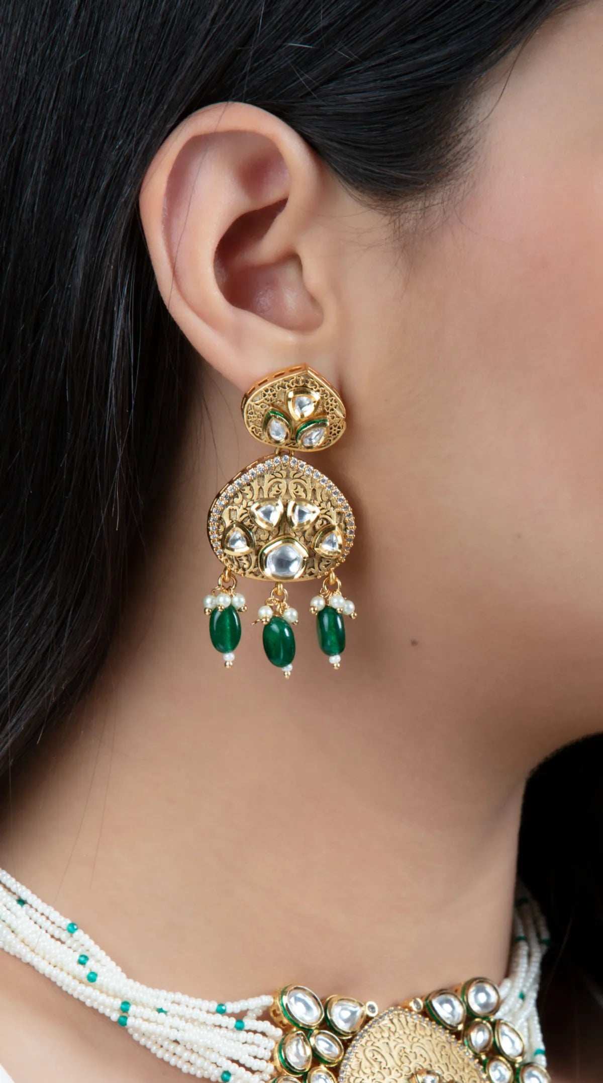 White Beaded Choker Set with Kundan Center & Green Drops