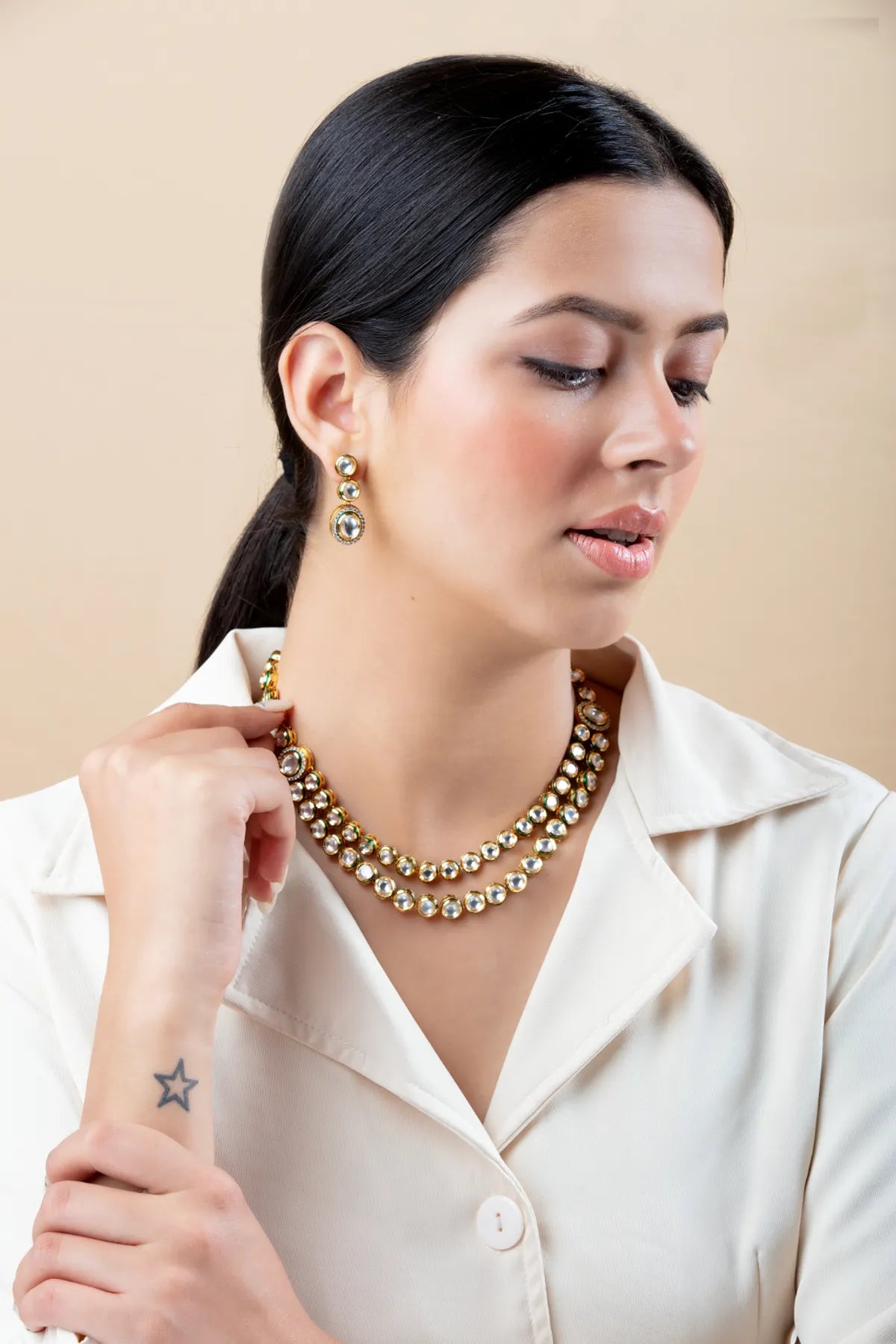 Golden Kundan Style Imitation Jewelry Necklace Set with Stud Earrings for Women
