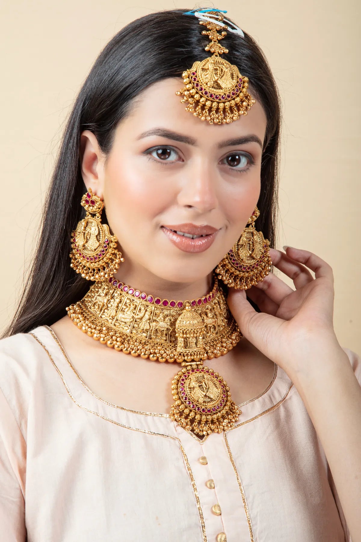 Antique Gold Necklace Set with Carved Motifs & Beads