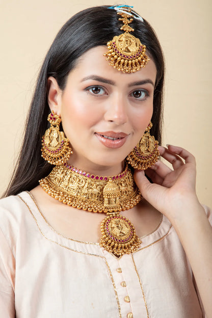 Antique Gold Necklace Set with Carved Motifs & Beads